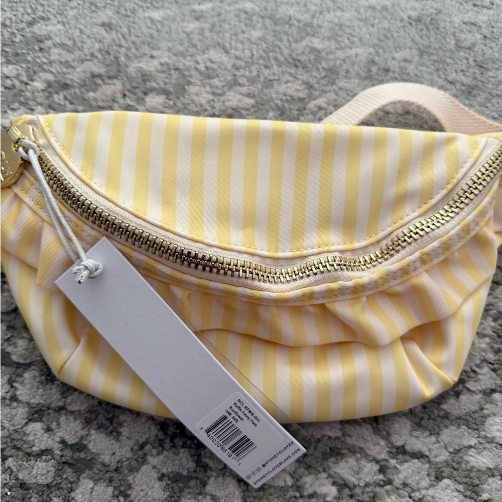 NWT STONEY CLOVER LANE - STANDARD SIZE FANNY